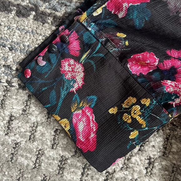 Ali & Jay Black Floral Angels Flight Pleated Surplice Dress Size Small - Picture 9 of 12